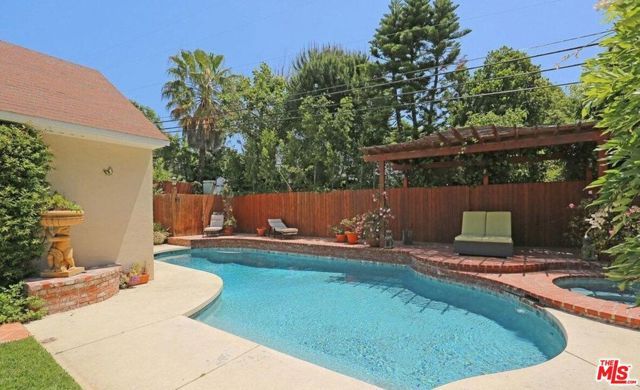 3076 Earlmar Drive, Los Angeles, CA 90064