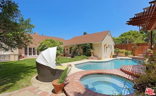 3076 Earlmar Drive, Los Angeles, CA 90064