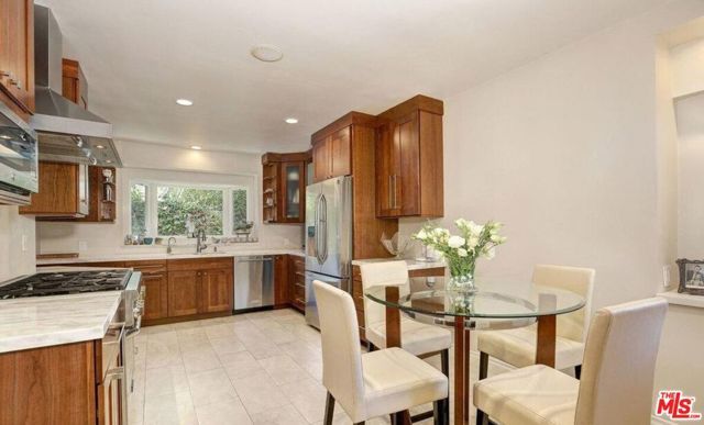 3076 Earlmar Drive, Los Angeles, CA 90064