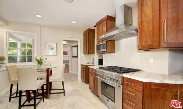 3076 Earlmar Drive, Los Angeles, CA 90064