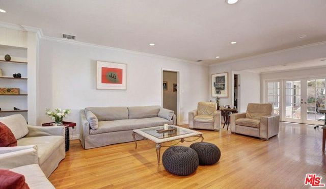 3076 Earlmar Drive, Los Angeles, CA 90064