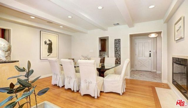 3076 Earlmar Drive, Los Angeles, CA 90064