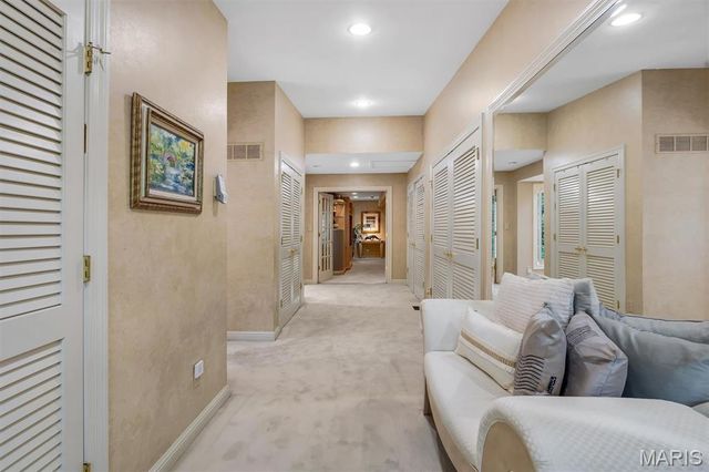 436 Shadowridge Court, Ballwin, MO 63011