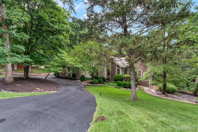 436 Shadowridge Court, Ballwin, MO 63011