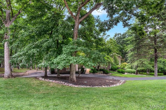 436 Shadowridge Court, Ballwin, MO 63011