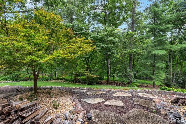 436 Shadowridge Court, Ballwin, MO 63011