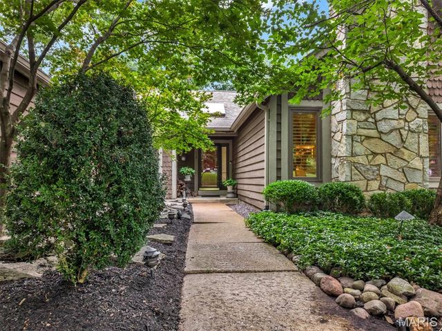 436 Shadowridge Court, Ballwin, MO 63011