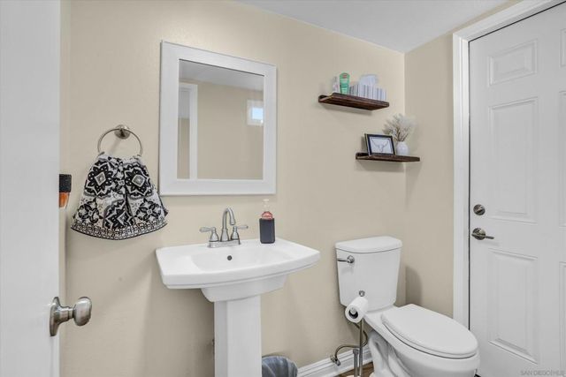 1364 Tanager Ln, El Cajon, CA 92020