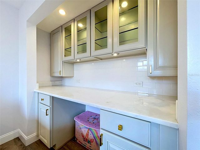 4651 1ST STREET NE 311, St Petersburg, FL 33703