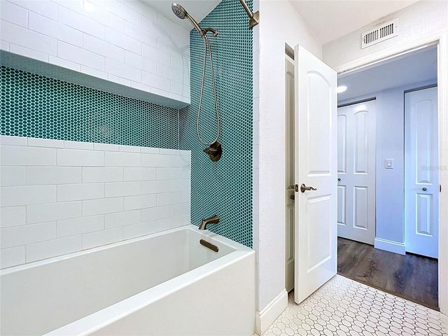 4651 1ST STREET NE 311, St Petersburg, FL 33703