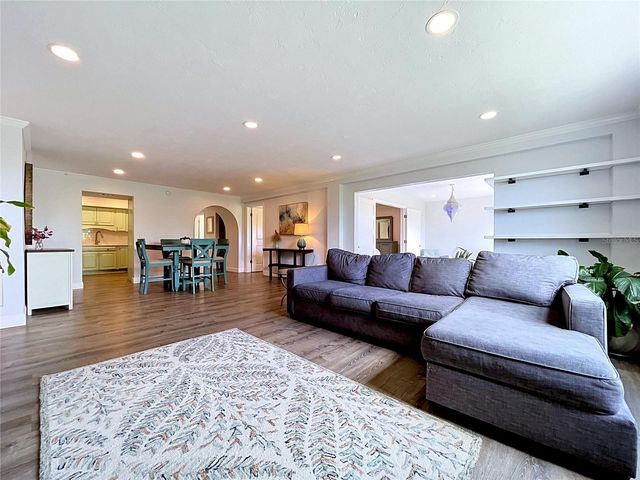 4651 1ST STREET NE 311, St Petersburg, FL 33703