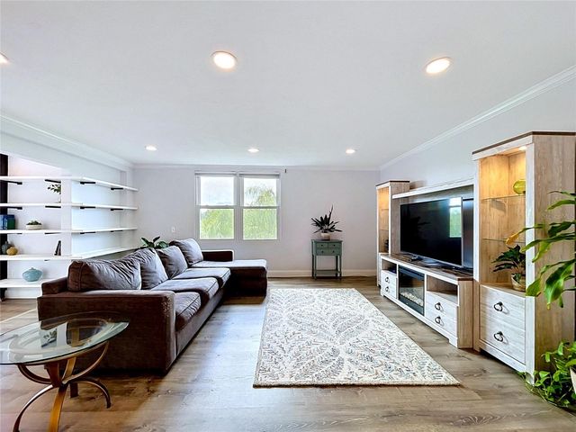 4651 1ST STREET NE 311, St Petersburg, FL 33703