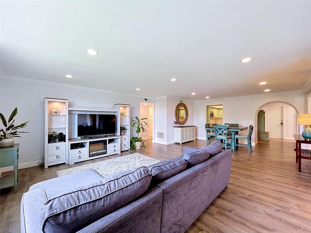 4651 1ST STREET NE 311, St Petersburg, FL 33703