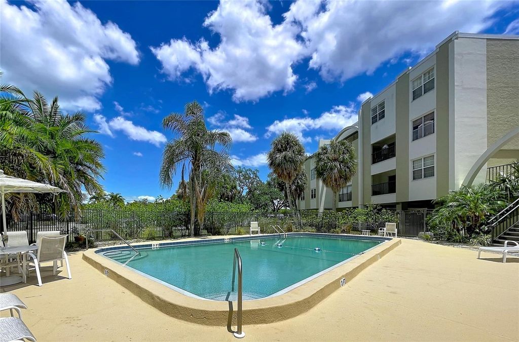 4651 1ST STREET NE 311, St Petersburg, FL 33703