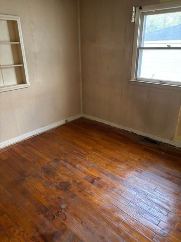 1010 HELEN Avenue, Joliet, IL 60433