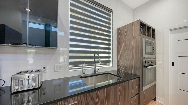 1899 VAMO WAY, Sarasota, FL 34231