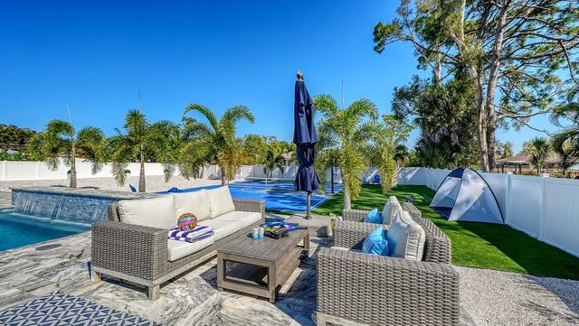 1899 VAMO WAY, Sarasota, FL 34231