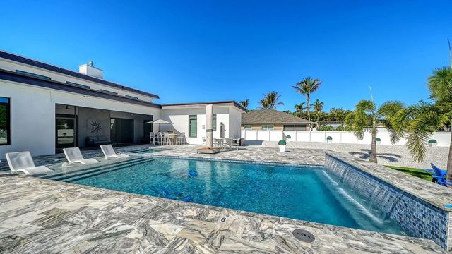 1899 VAMO WAY, Sarasota, FL 34231