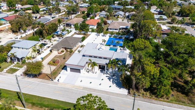 1899 VAMO WAY, Sarasota, FL 34231