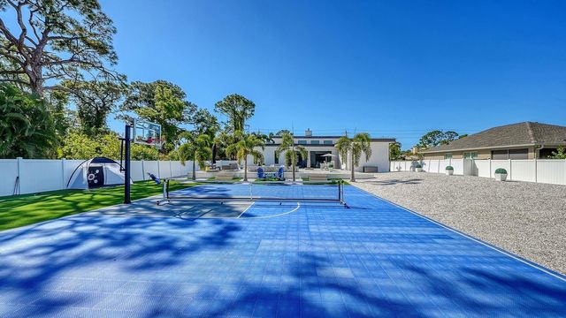 1899 VAMO WAY, Sarasota, FL 34231
