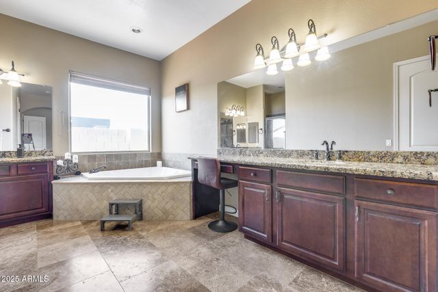 3112 W DESERT Lane, Laveen, AZ 85339