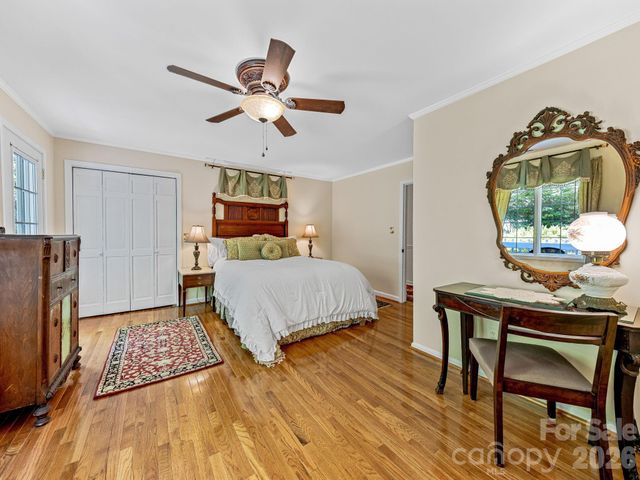 163 Northern Lights Lane, Hendersonville, NC 28739