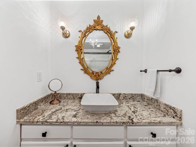 163 Northern Lights Lane, Hendersonville, NC 28739