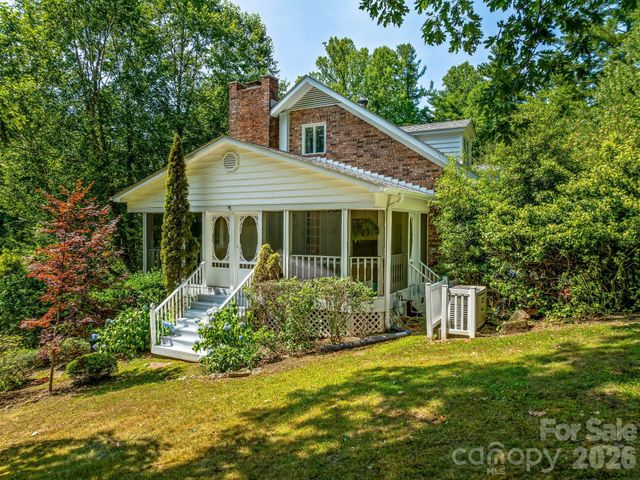 163 Northern Lights Lane, Hendersonville, NC 28739