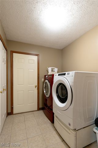 16368 N Laguardia, Strongsville, OH 44136