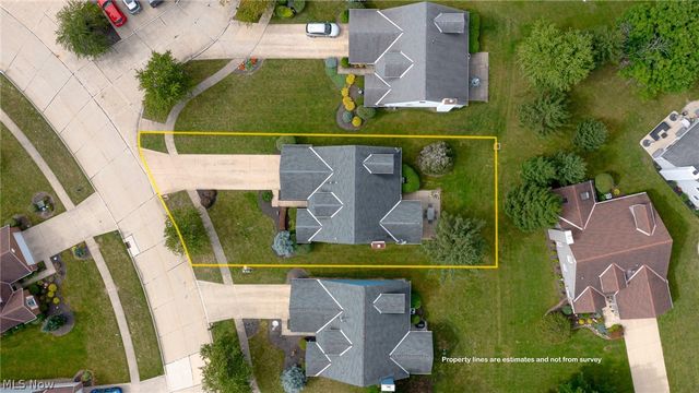 16368 N Laguardia, Strongsville, OH 44136