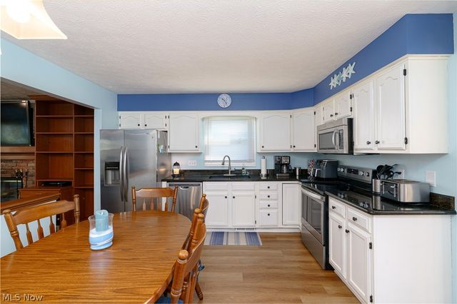16368 N Laguardia, Strongsville, OH 44136