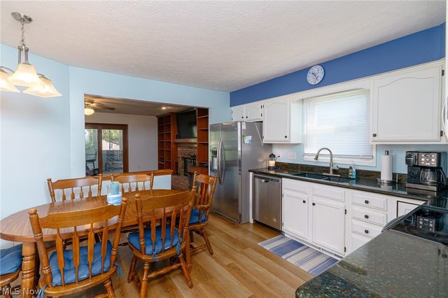 16368 N Laguardia, Strongsville, OH 44136