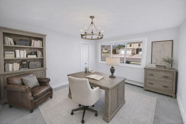 7 Suzanne Lane, Bethpage, NY 11714