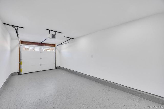 7 Suzanne Lane, Bethpage, NY 11714