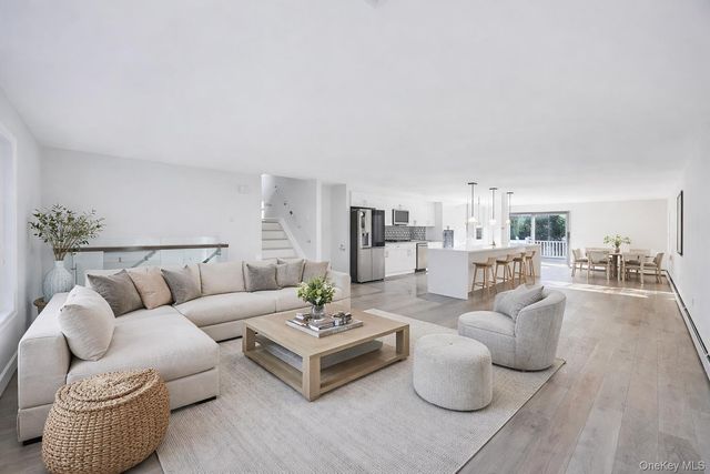 7 Suzanne Lane, Bethpage, NY 11714