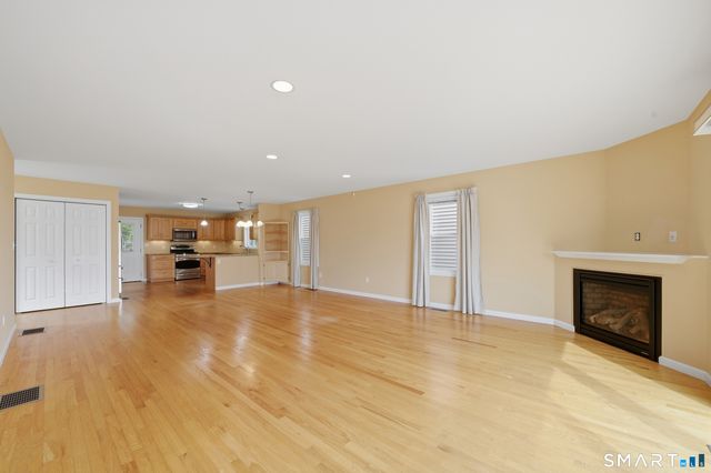 64 Hawthorne Street, West Haven, CT 06516