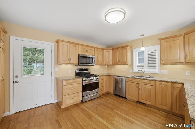 64 Hawthorne Street, West Haven, CT 06516