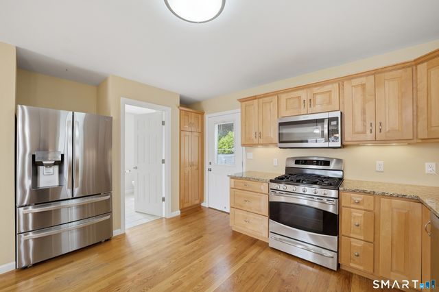 64 Hawthorne Street, West Haven, CT 06516