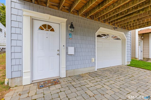 64 Hawthorne Street, West Haven, CT 06516