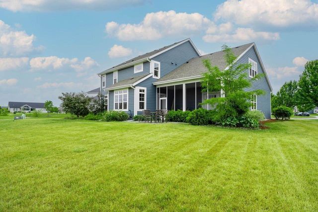 3122 Mendota COURT, Summit, WI 53066