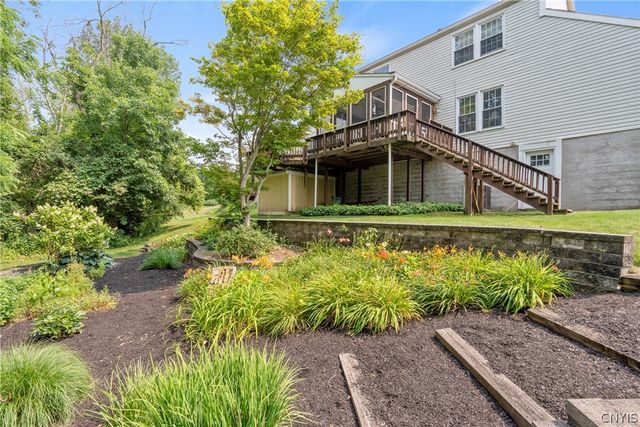 106 Ausable Run, Salina, NY 13088