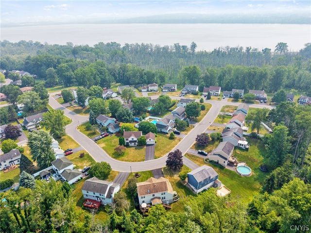 106 Ausable Run, Salina, NY 13088