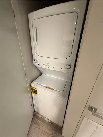 3655 Old Shell Road 202, Mobile, AL 36608