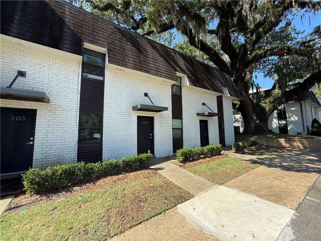 3655 Old Shell Road 202, Mobile, AL 36608