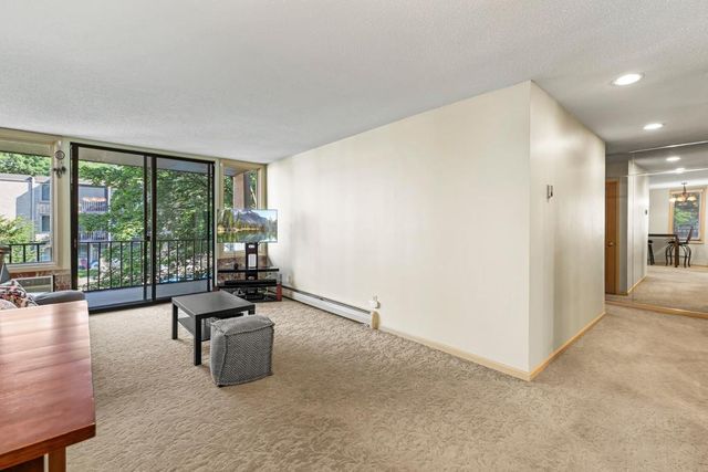 4040 15th Avenue S 10H, Minneapolis, MN 55407