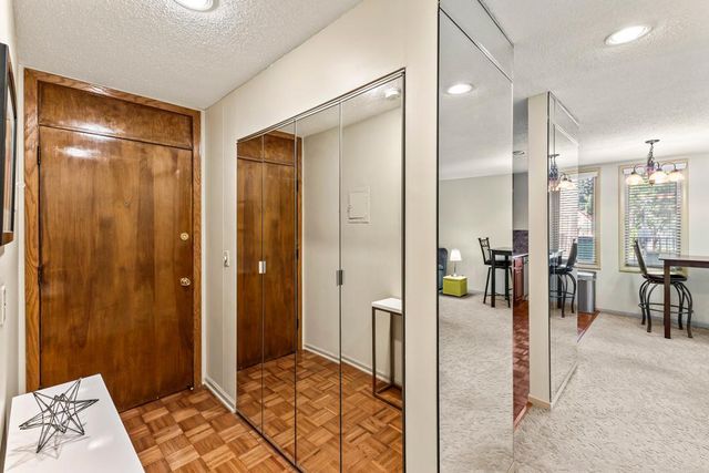 4040 15th Avenue S 10H, Minneapolis, MN 55407