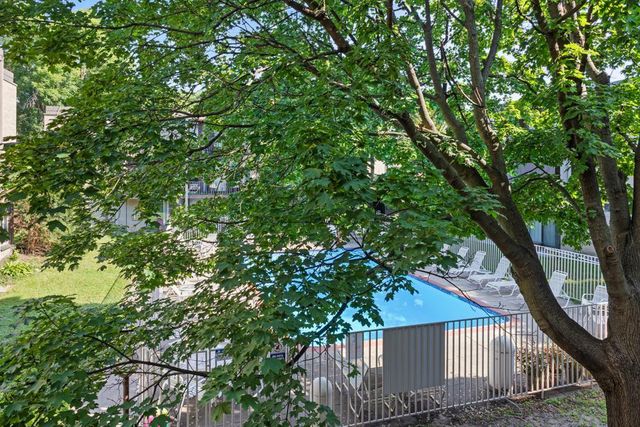 4040 15th Avenue S 10H, Minneapolis, MN 55407