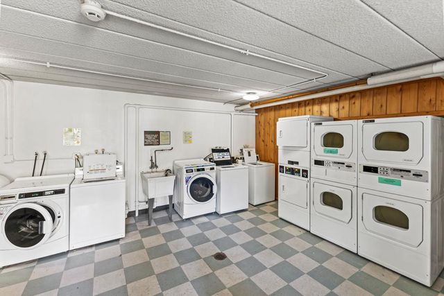 4040 15th Avenue S 10H, Minneapolis, MN 55407