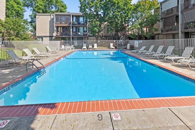 4040 15th Avenue S 10H, Minneapolis, MN 55407