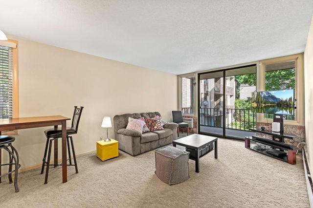 4040 15th Avenue S 10H, Minneapolis, MN 55407